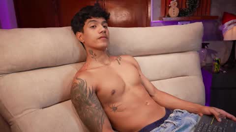 aress444 online show from December 20, 11:23 pm