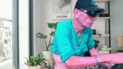 armaduradeacero online show from October 2, 9:35 am