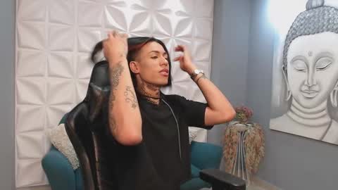 Snapshot of arohomlester chatting on October 22, 11:36 am Arohom Lester online show from October 22, 11:36 am