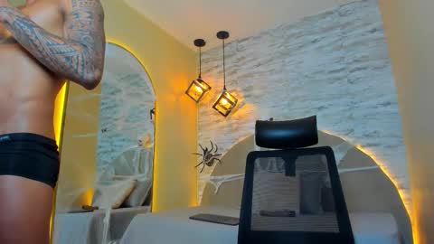 ARON BOLT online show from October 24, 11:39 pm