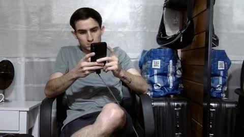 Aron G Franco online show from December 5, 4:30 am