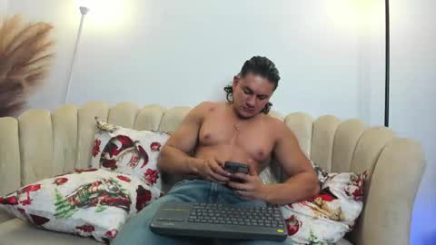   online show from November 12, 11:31 pm