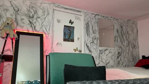   online show from January 28, 12:11 pm