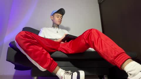   online show from March 12, 10:16 am