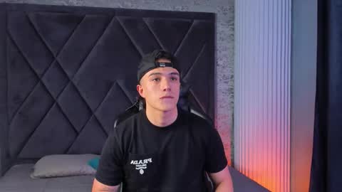 Aslan  online show from December 19, 8:28 pm