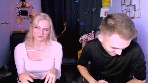 Snapshot of astren_villo chatting on October 13, 3:29 pm astren online show from October 13, 3:29 pm