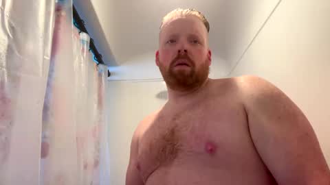 Snapshot of averagedan90 chatting on December 19, 6:12 pm Dan online show from December 19, 6:12 pm