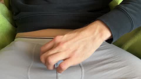 averageddaniel online show from November 5, 1:57 pm