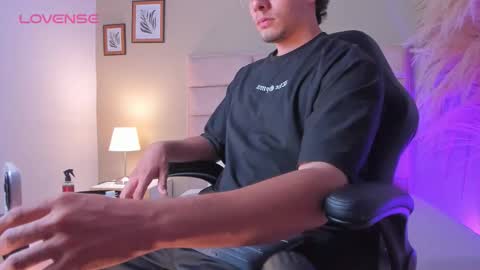 Yooung King  online show from February 19, 2:41 am