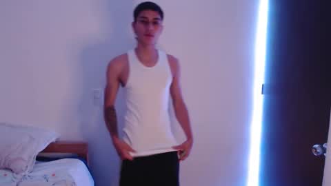 Snapshot of axel_davis_ chatting on October 8, 3:00 am axel davis  online show from October 8, 3:00 am