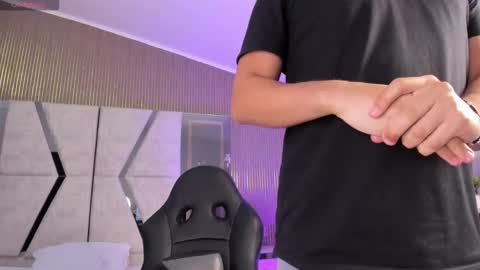 axel_grey_ online show from February 27, 3:55 pm