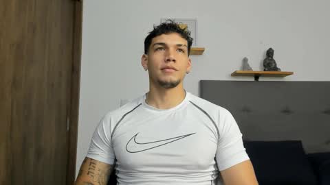 INDEPENDENT MODEL  online show from September 16, 9:48 pm