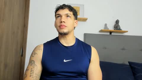 INDEPENDENT MODEL  online show from September 30, 4:21 pm