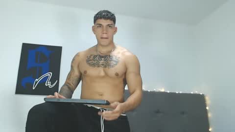 INDEPENDENT MODEL  online show from December 19, 5:29 am