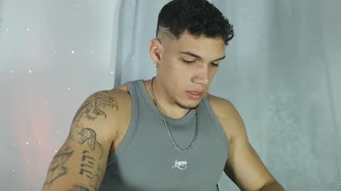 INDEPENDENT MODEL  online show from January 31, 12:28 am