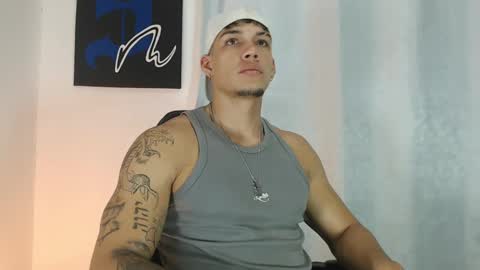 INDEPENDENT MODEL  online show from February 2, 1:55 am