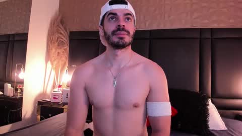 Axel Thompsom online show from November 19, 11:21 am