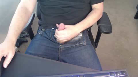 Snapshot of baddaddy77 chatting on February 11, 5:40 pm baddaddy77 online show from February 11, 5:40 pm