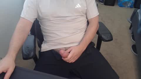 Snapshot of baddaddy77 chatting on October 6, 7:51 pm baddaddy77 online show from October 6, 7:51 pm