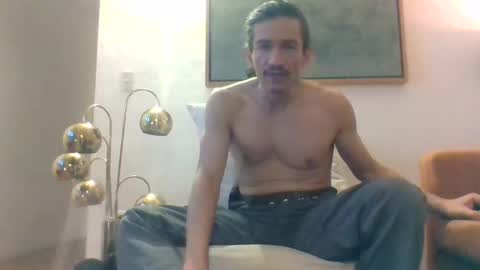 Mexican livin Off the Wall online show from November 20, 1:38 am