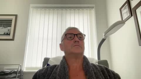 ballsbursting online show from November 3, 8:18 am