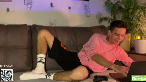 Snapshot of barney_kevin chatting on September 27, 7:12 pm Fansly  Barney  and Kevin T  online show from September 27, 7:12 pm