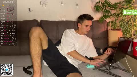 Snapshot of barney_kevin chatting on September 20, 8:09 pm Fansly  Barney  and Kevin T  online show from September 20, 8:09 pm