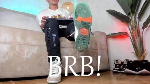 Bastian Independent Model online show from April 3, 8:05 pm