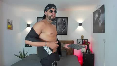 bastian_jones1 online show from November 18, 12:47 am