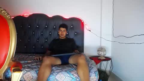 Snapshot of bastian_jonnes chatting on October 23, 4:38 am Bastian online show from October 23, 4:38 am