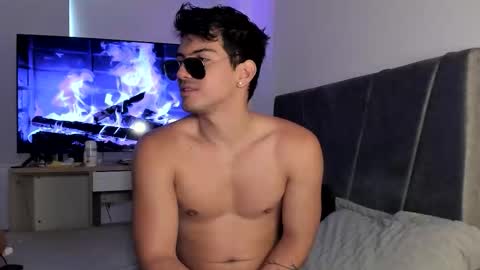 Valentino online show from October 21, 9:17 pm