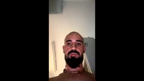 Snapshot of beardedbaldy_09 chatting on October 22, 2:43 pm Ask me online show from October 22, 2:43 pm