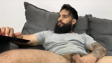 Snapshot of beardmax chatting on October 24, 6:37 am Min online show from October 24, 6:37 am