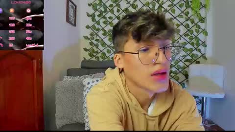 Neon online show from November 20, 11:31 am