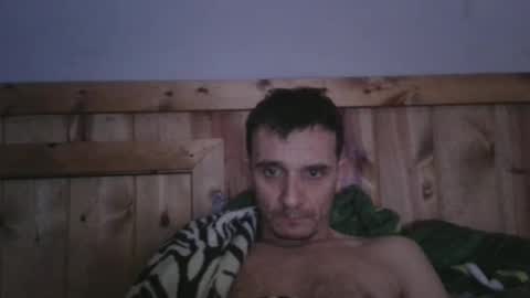 Snapshot of bennymn chatting on January 3, 5:06 am benny and innocentvixon online show from January 3, 5:06 am