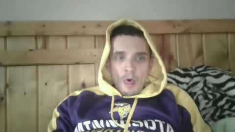 Snapshot of bennymn chatting on February 20, 5:51 pm benny and innocentvixon online show from February 20, 5:51 pm