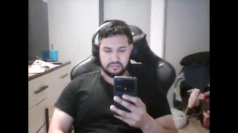 Snapshot of big_latin_boy_full_cum chatting on December 16, 11:44 am latinBoyHuge online show from December 16, 11:44 am