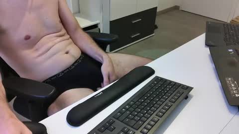 big_tobi_1 online show from October 2, 6:06 am