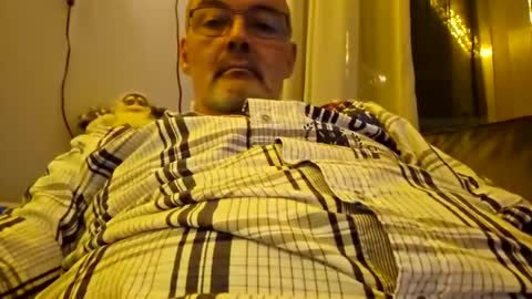 bigbibear88 online show from December 8, 7:32 pm