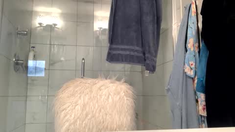 Snapshot of bigdickdave3332 chatting on October 23, 1:47 pm bigdickdave3332 online show from October 23, 1:47 pm