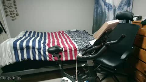 George Forest Dickyduby on all Socials online show from April 23, 3:00 am