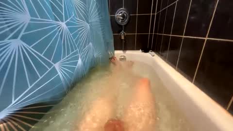 bigdogwig online show from February 6, 8:45 pm