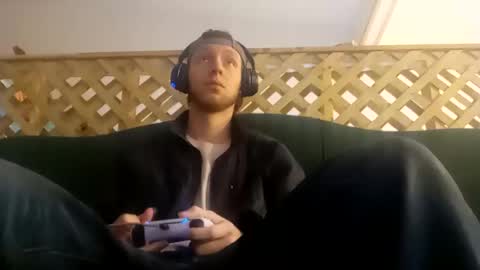 Snapshot of biggestboiiii chatting on March 7, 8:11 pm biggestboiiii online show from March 7, 8:11 pm