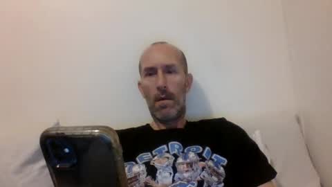 Snapshot of bighugemouthful chatting on January 2, 7:12 am Chaz online show from January 2, 7:12 am