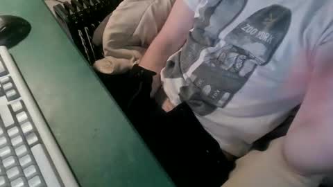 Snapshot of bigpeepdude chatting on December 29, 11:08 pm bigpeepdude online show from December 29, 11:08 pm