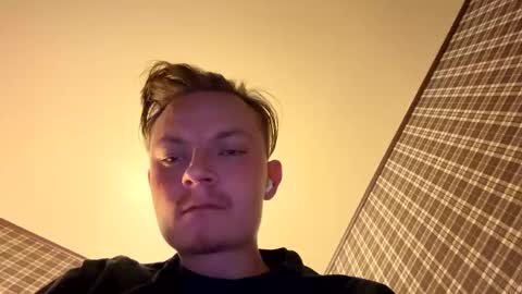 Snapshot of bigspoon610 chatting on November 2, 5:23 am bigspoon610 online show from November 2, 5:23 am