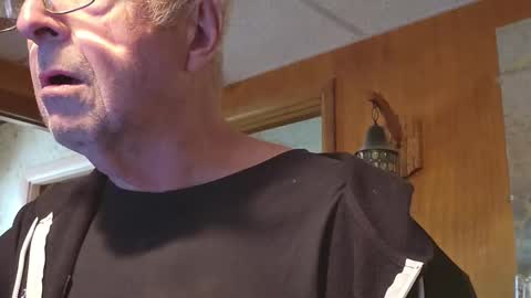 Snapshot of bill_25061 chatting on October 22, 6:32 pm bill_25061 online show from October 22, 6:32 pm