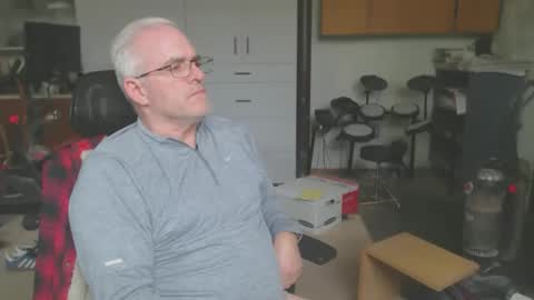 billp750876 online show from April 28, 9:08 pm