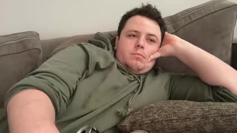 Snapshot of bisexualchubbyboy chatting on December 28, 5:44 am james online show from December 28, 5:44 am