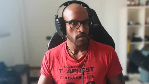 Master online show from April 14, 10:04 am